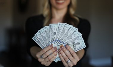 10 طريقة لكسب المال عبر الإنترنت في  الإمارات العربية المتحدة