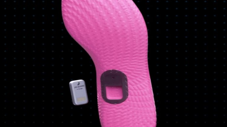 حذاء ذكي يتصل بالهاتف مع مزايا ثورية من جوجل